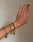 I REALLY AM A BARREL OF FUN, I TELL YA // VINTAGE HEAVY GOLD BARREL LINK BRACELET