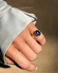 IN THE MIDNIGHT HOURS I FEEL WILD AND FREE // VINTAGE CABOCHON SAPPHIRE RING IN 18K GOLD