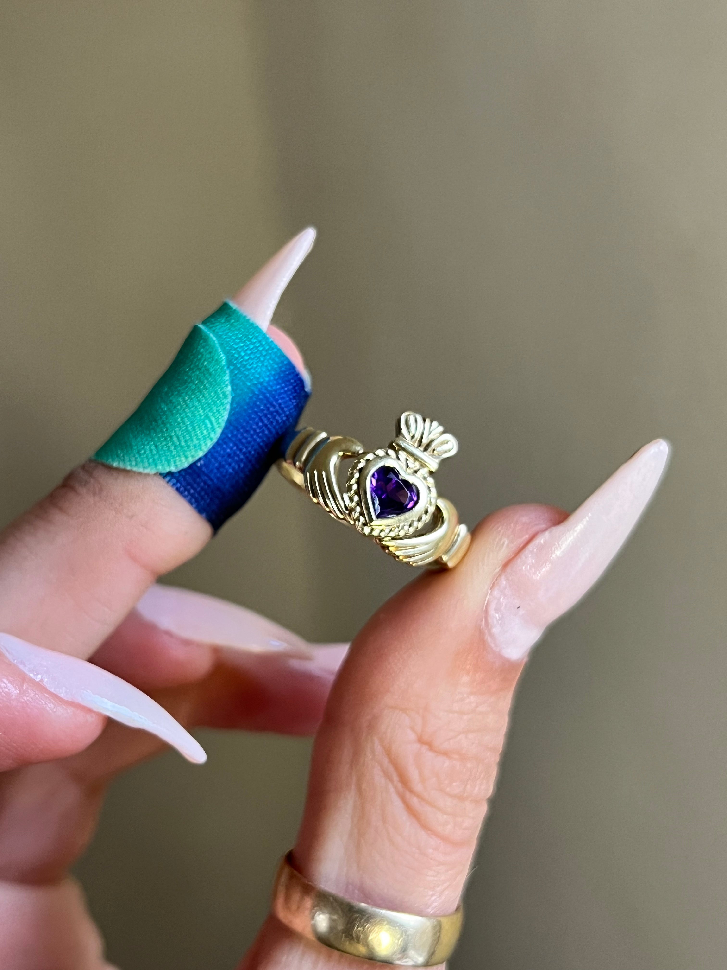 Claddagh fashion amethyst ring