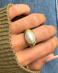 I LOVE THE WAY PEARLS WARM AGAINST MY SKIN // VINTAGE 18K MABE PEARL RING