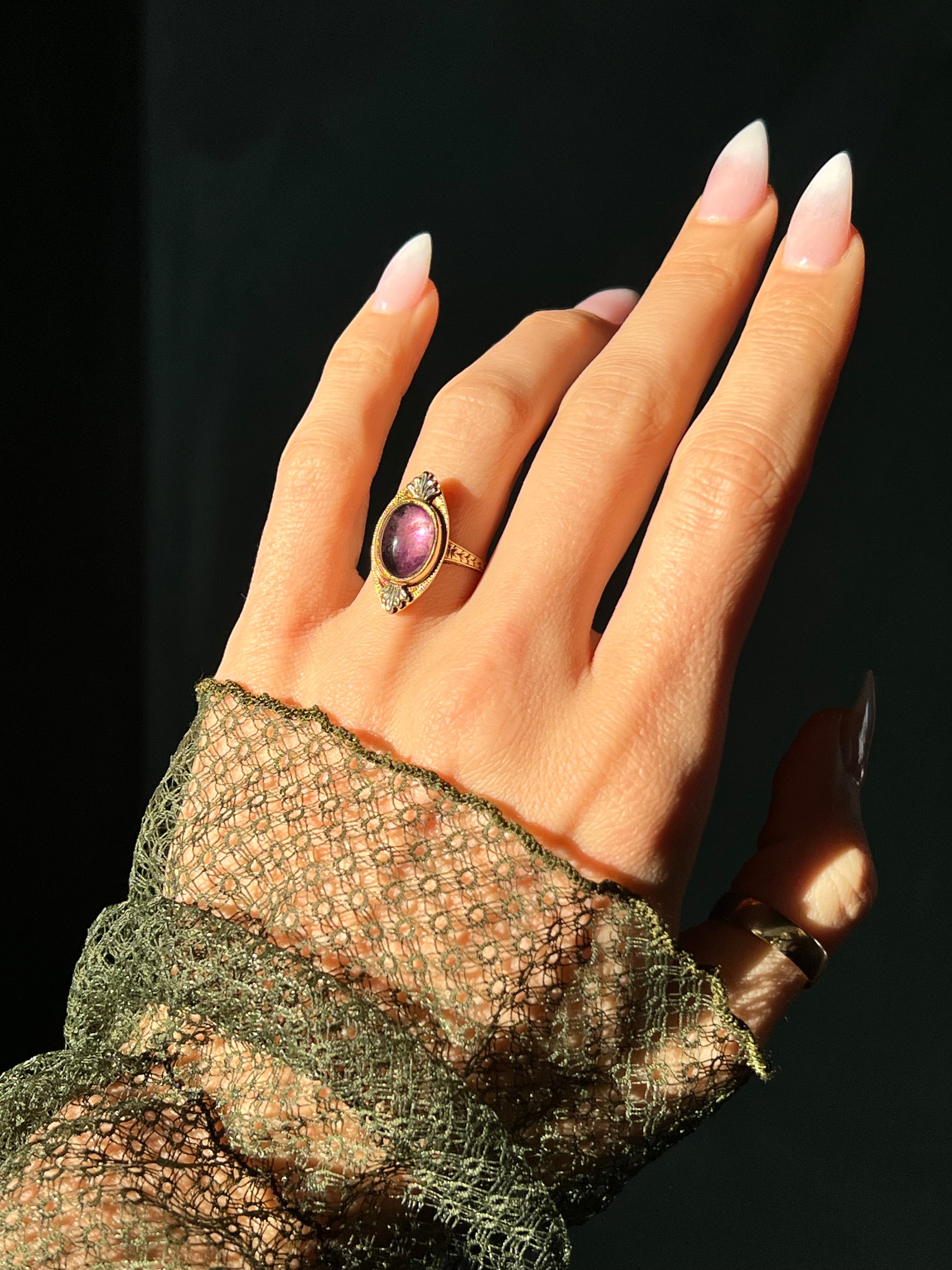 INSIDE THE LOOKING GLASS EVERYTHING I WANTED WAS REFLECTED RIGHT BACK TO ME // ART NOUVEAU AMETHYST RING