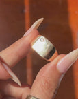 YOU HAVE A SPARKLE IN YOUR EYES // VINTAGE CLASSIC GOLD SIGNET RING