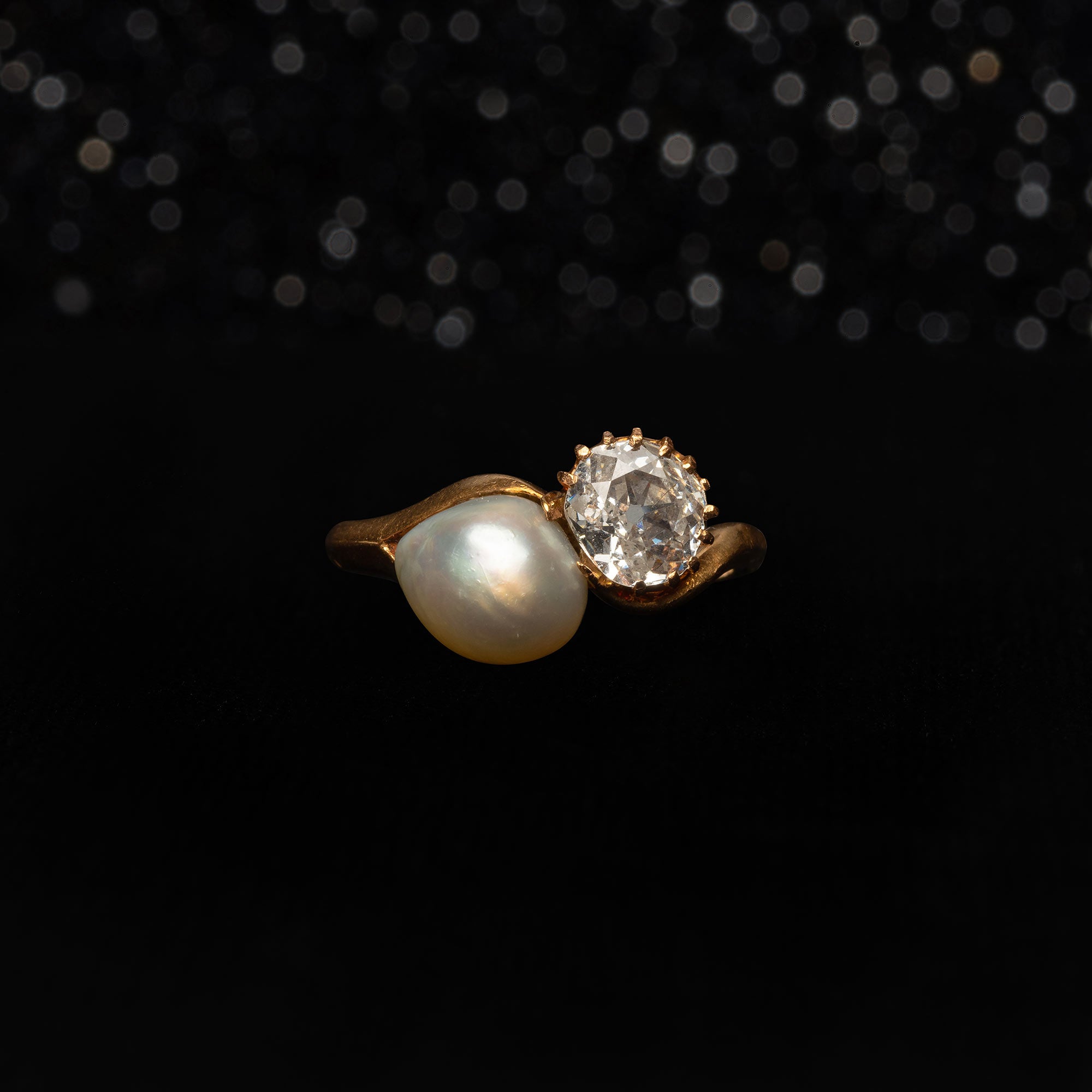 Ring with diamond and pearl Clearance