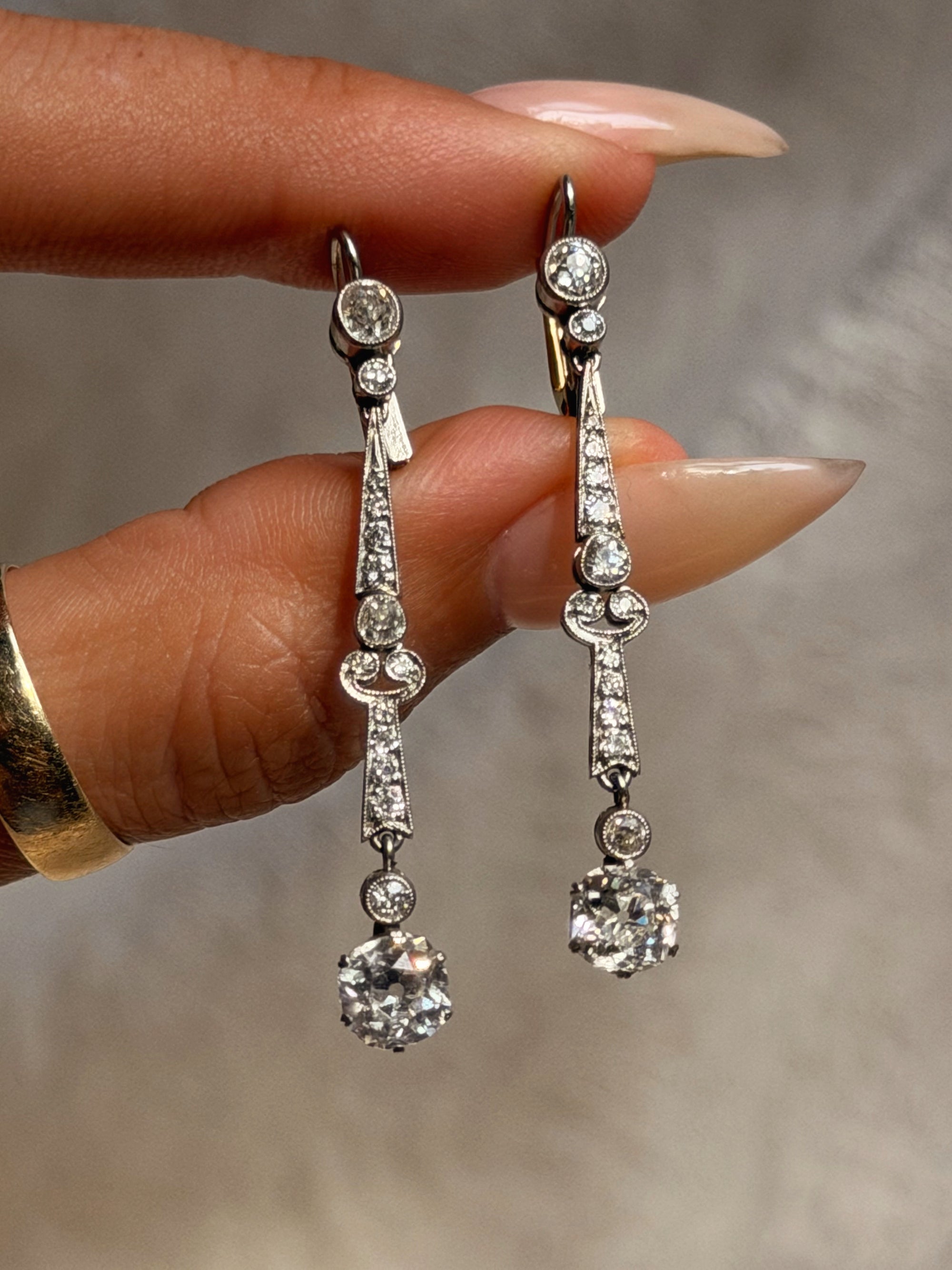 BABY, I LOOK AT YOU AND ALL I SEE IS A BEAUTIFUL LIFE // GORGEOUS BELLE EPOQUE DIAMOND DROP EARRINGS