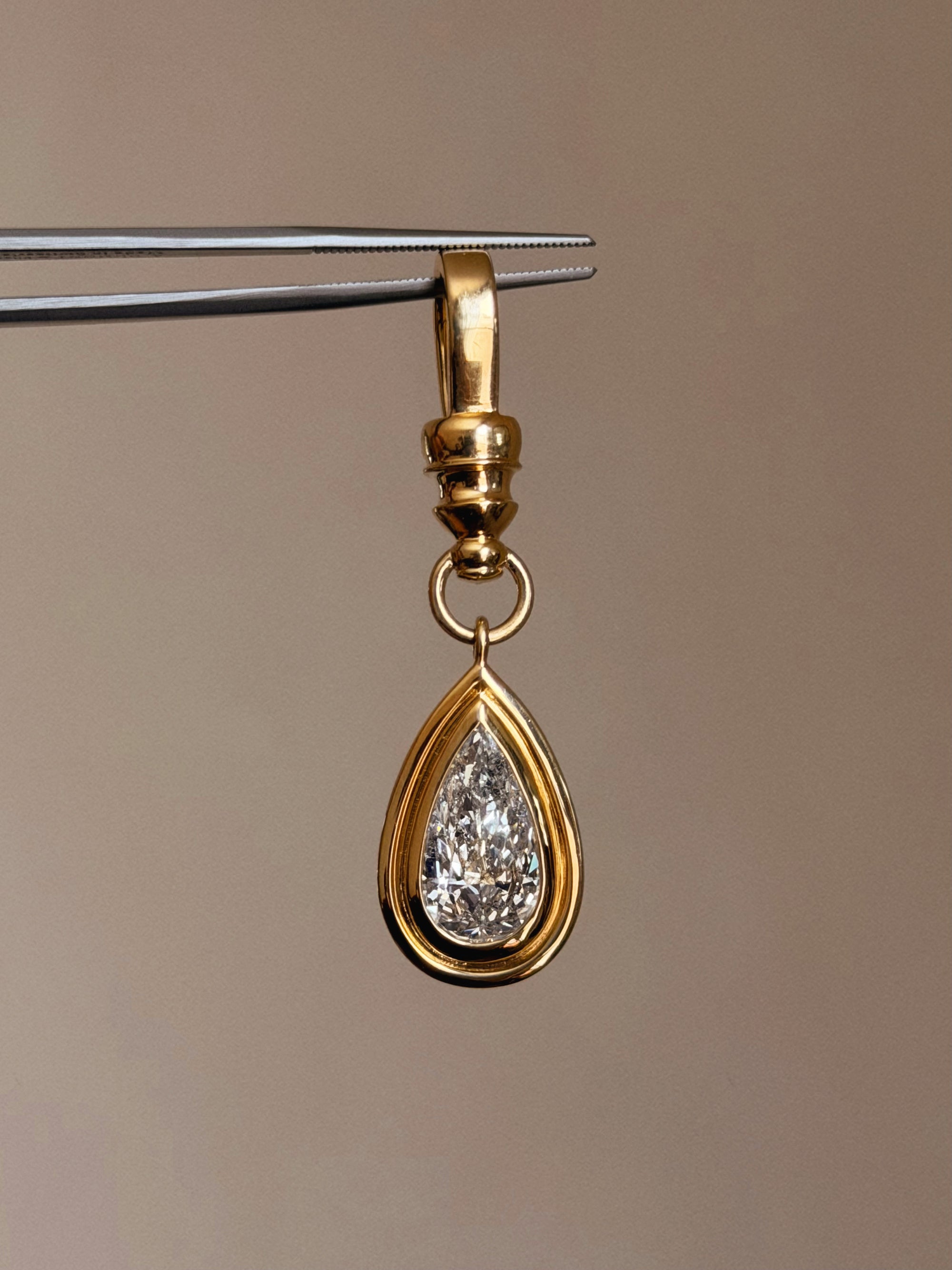 WATCHING THE SWEAT BEAD ON YOUR SKIN AND GATHER, SLOWLY // 3.70CT ELONGATED PEAR DIAMOND CLIP