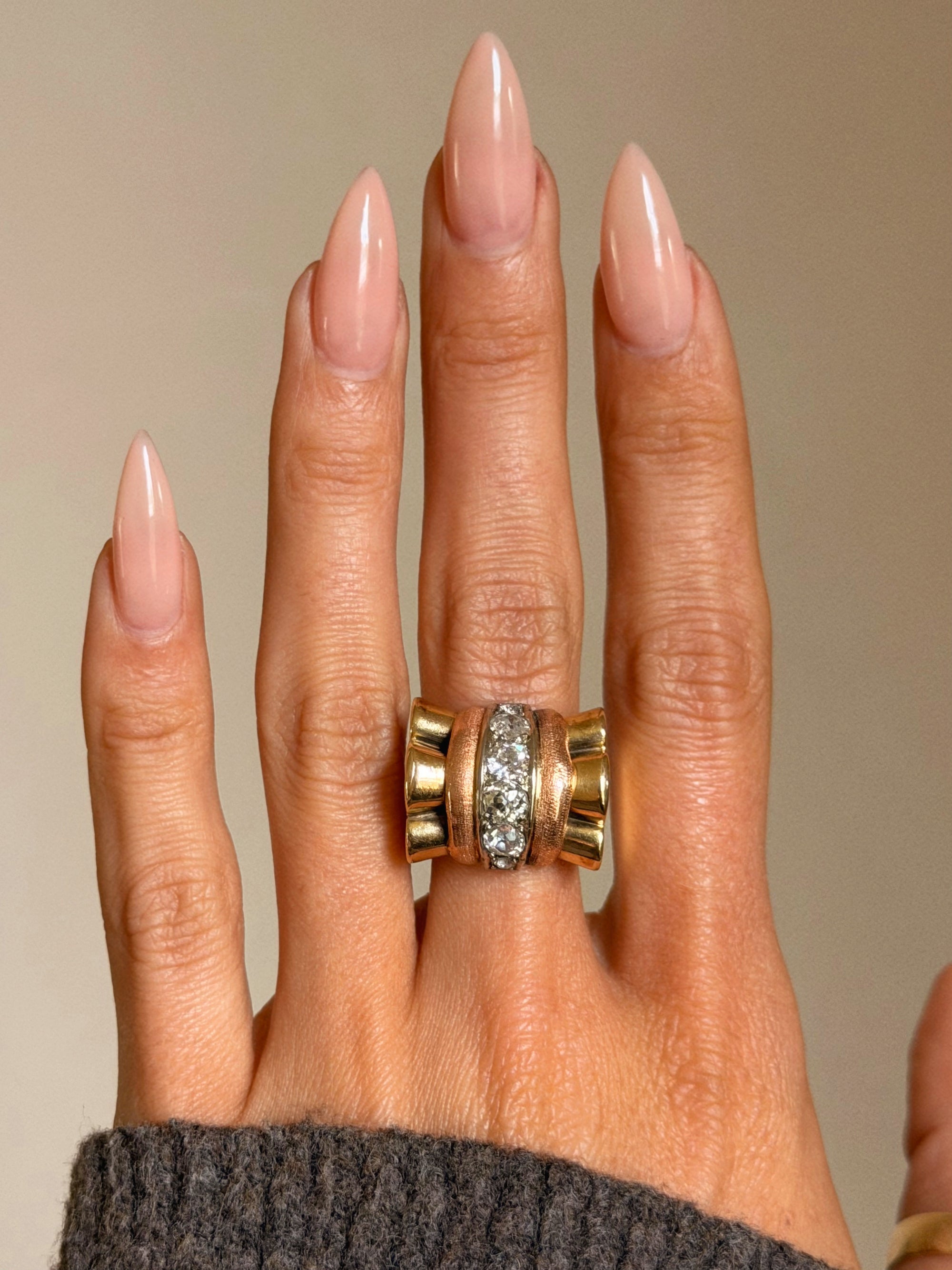 WRAP ME UP WITH A PRETTY LITTLE BOW // RETRO DIAMOND RING