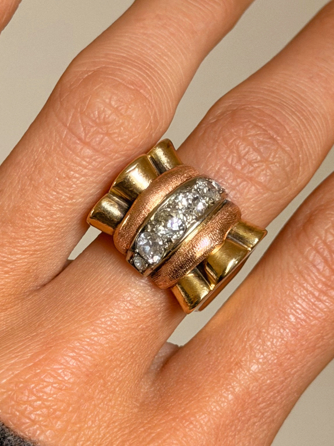 WRAP ME UP WITH A PRETTY LITTLE BOW // RETRO DIAMOND RING