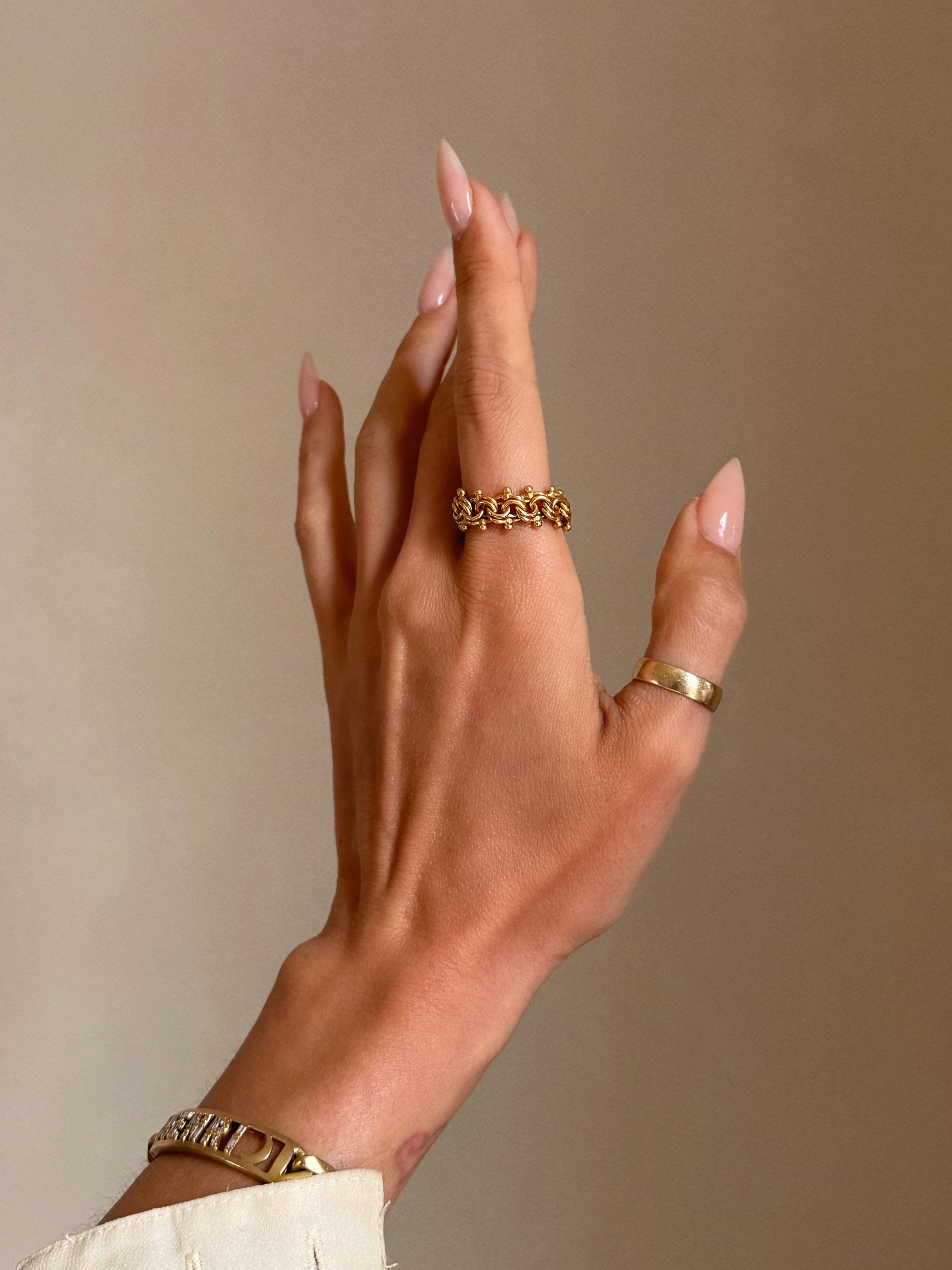 I JUST WANT TO WEAVE MY WAY AROUND YOU AND HOLD YOU NOT TOO TIGHT // BYZANTINE LINK CHAIN RING SIZE 9