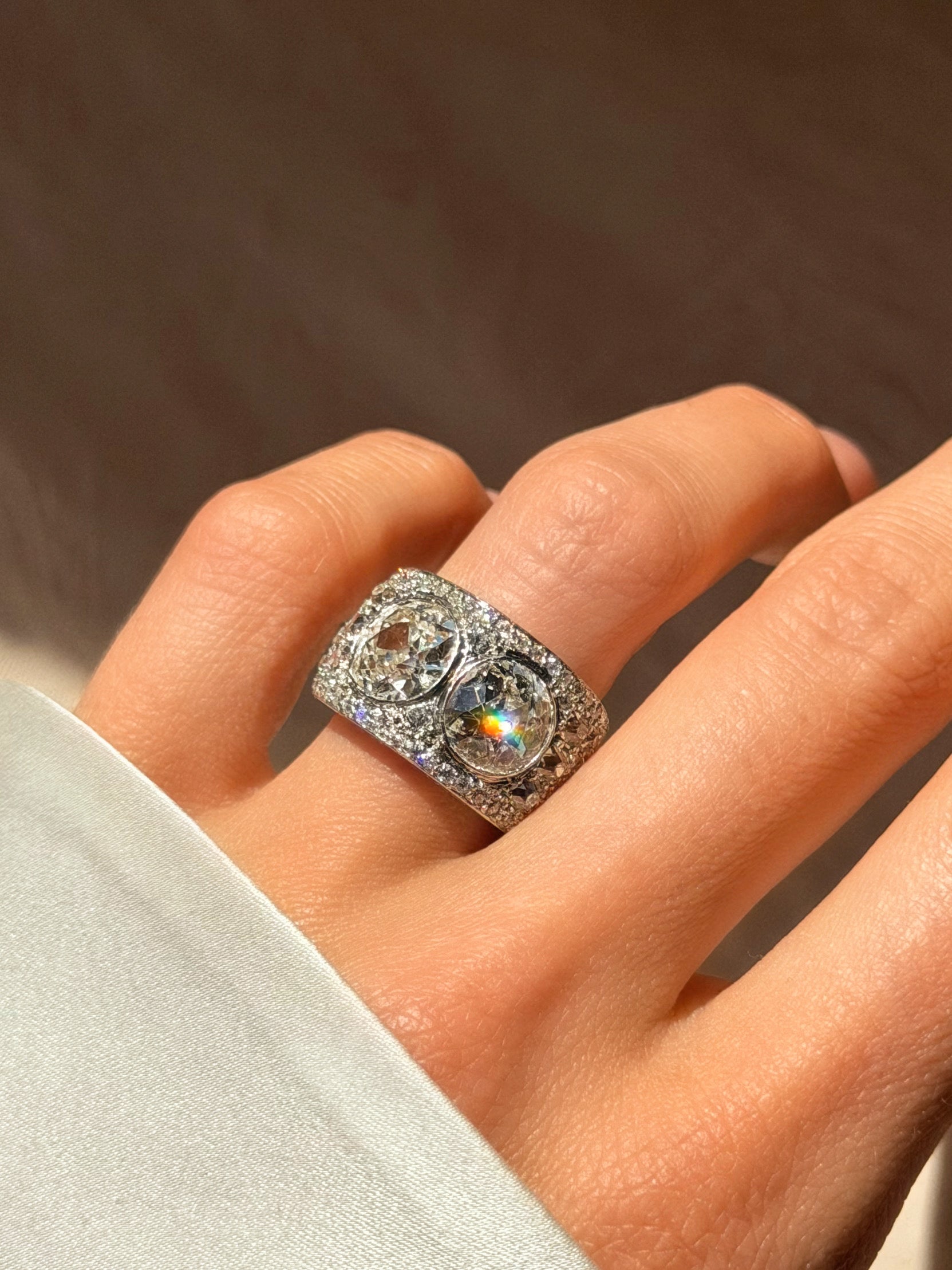 I'VE ONLY HAD EYES FOR YOU, EVER SINCE I LAID THEM ON YOU // EXCEPTIONAL ART DECO DIAMOND CIGAR BAND