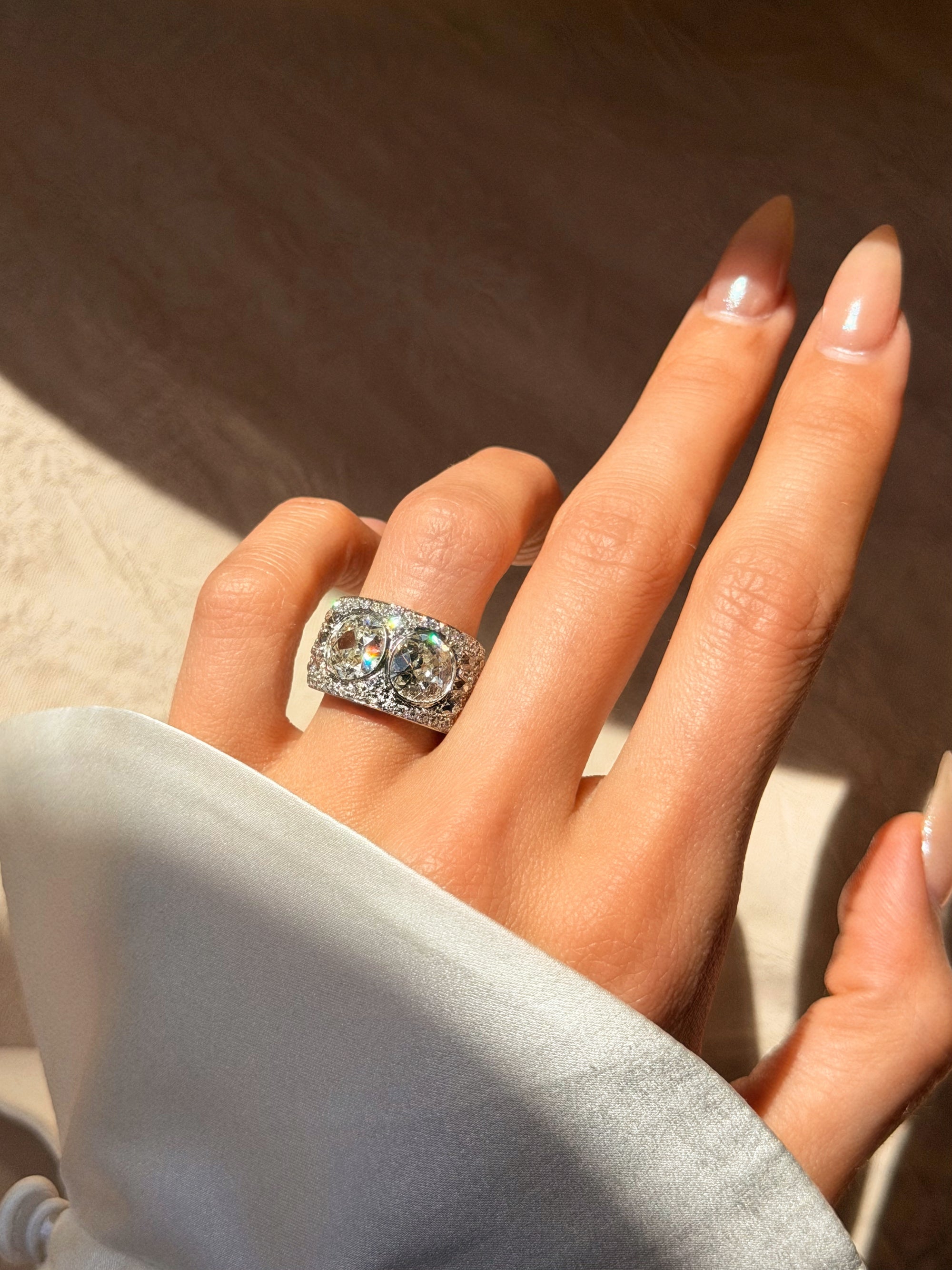 I'VE ONLY HAD EYES FOR YOU, EVER SINCE I LAID THEM ON YOU // EXCEPTIONAL ART DECO DIAMOND CIGAR BAND