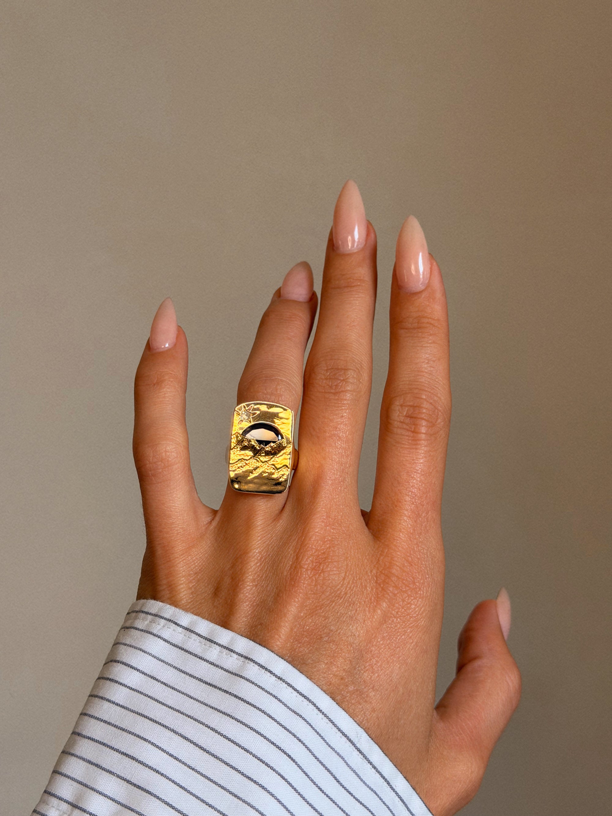FOLLOW ME TO WHERE THE BLUE MOON DIPS BEHIND THESE GOLDEN MOUNTAINS // BLUE SAPPHIRE MOUNTAIN LANDSCAPE SIGNET RING
