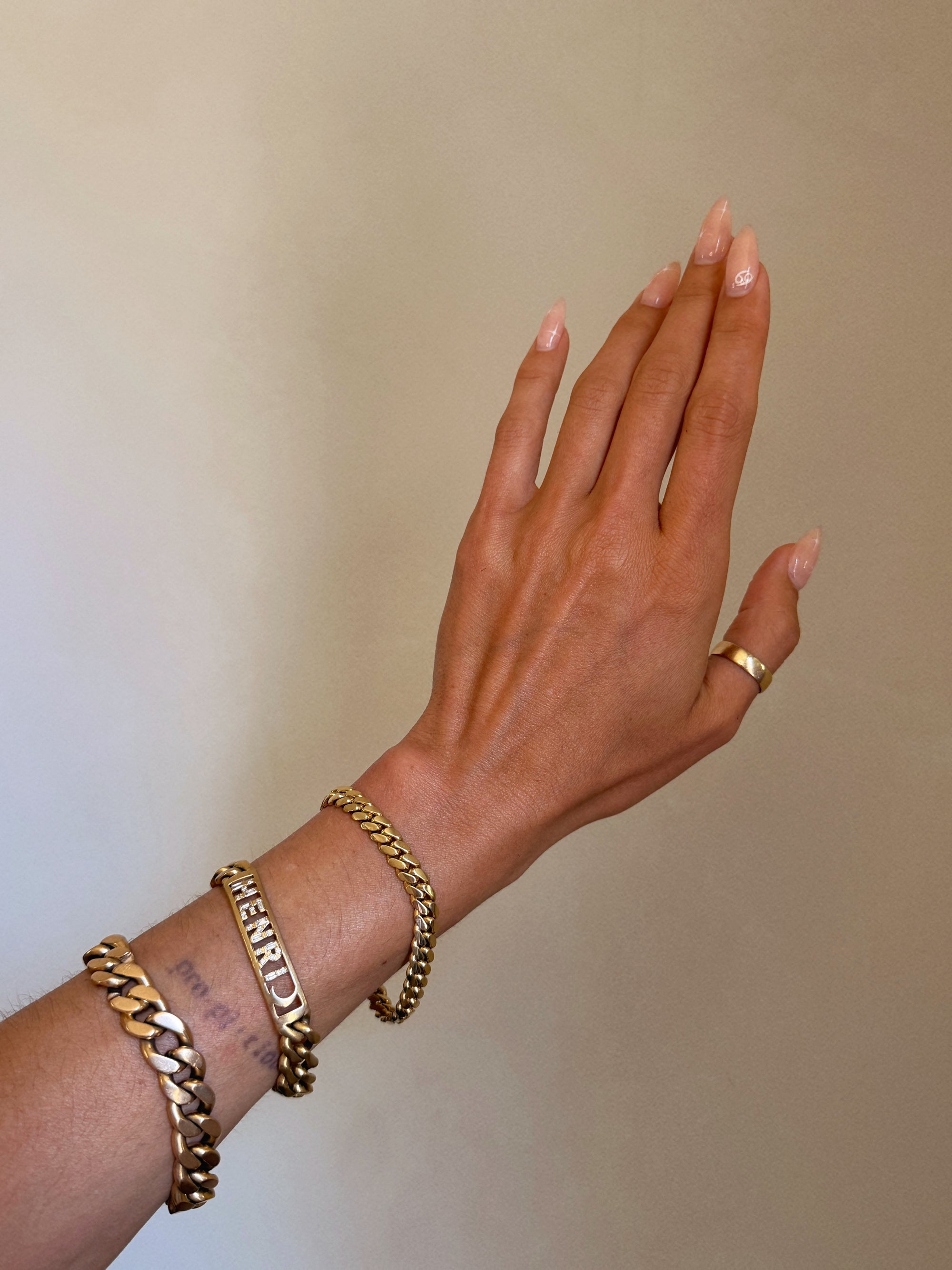 KICK HIM TO THE CURB, SISTER AND REMEMBER YOUR WORTH // SOLID GOLD SLIM CURB BRACELET