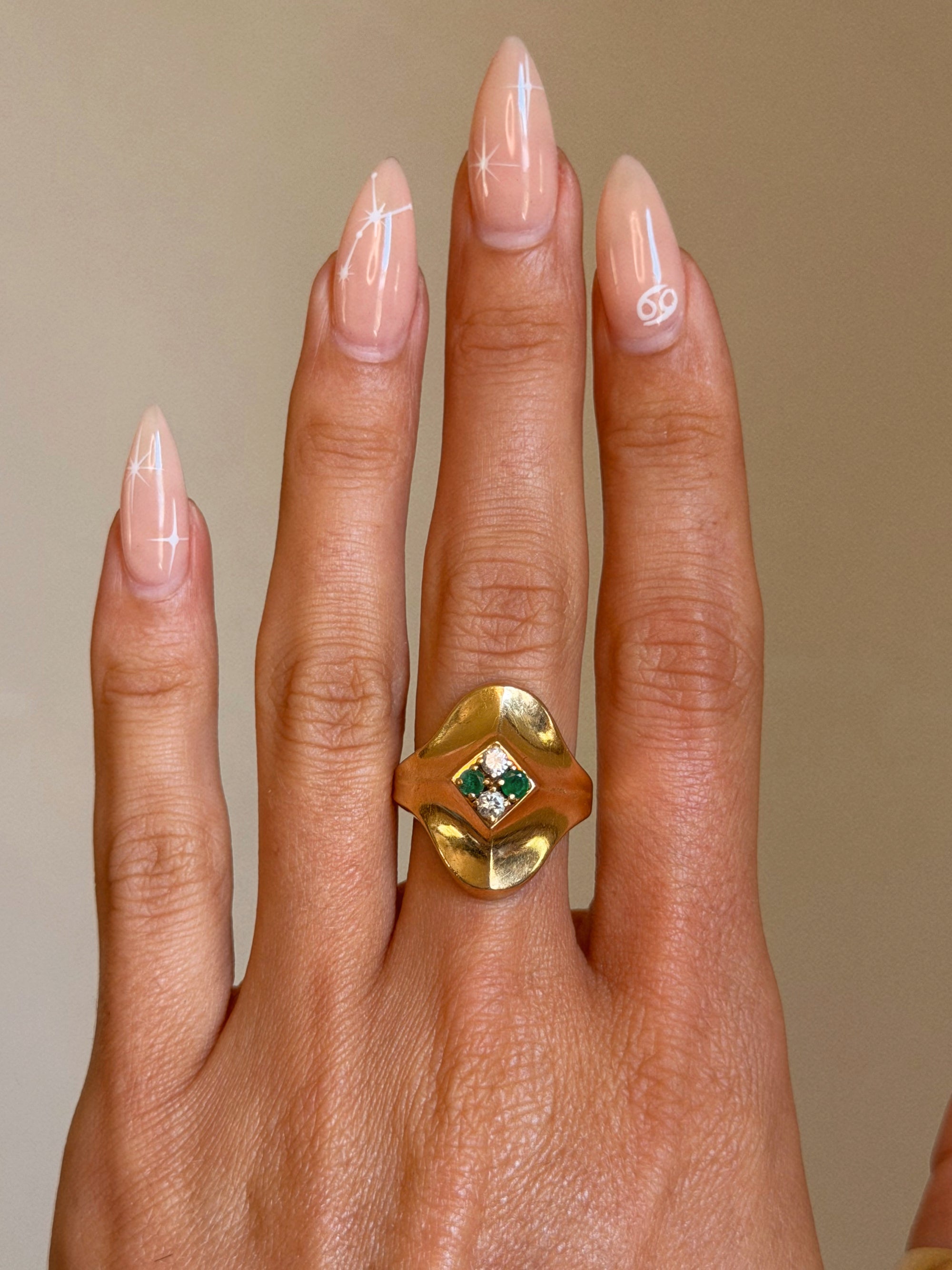 OF SPINNING SOFTLY THROUGH THE MOUNTAINS AND THE VALLEYS // VINTAGE EMERALD AND DIAMOND RING