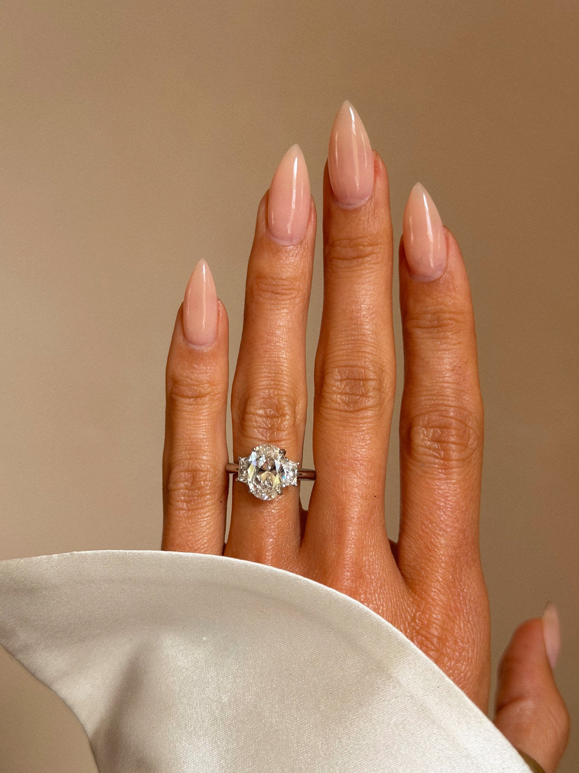 LOVE ME LIKE THIS AND DON'T EVER LET IT STOP // VINTAGE 3.01ct OVAL DIAMOND ENGAGEMENT RING