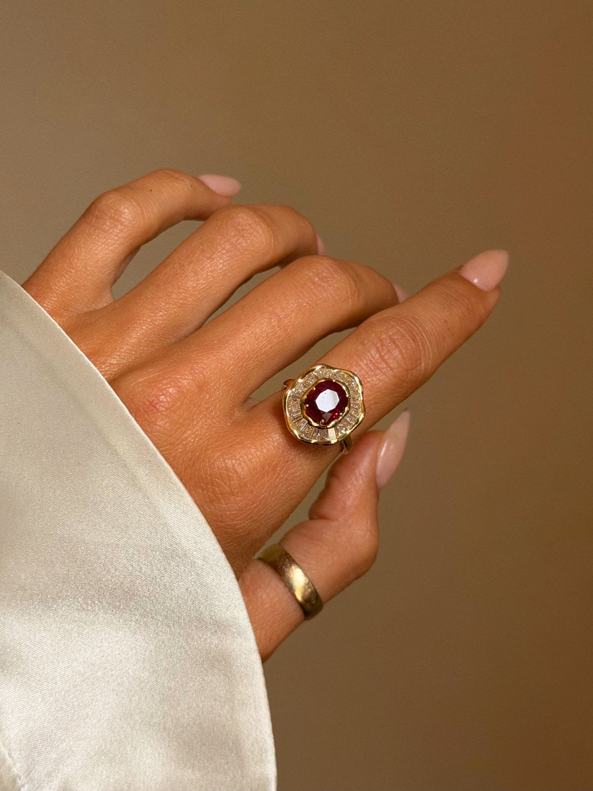 I WATCHED HER DANCE AND MY HEART FELT LIKE THE RIPEST OF APPLES // VINTAGE NO HEAT RUBY BALLERINA RING
