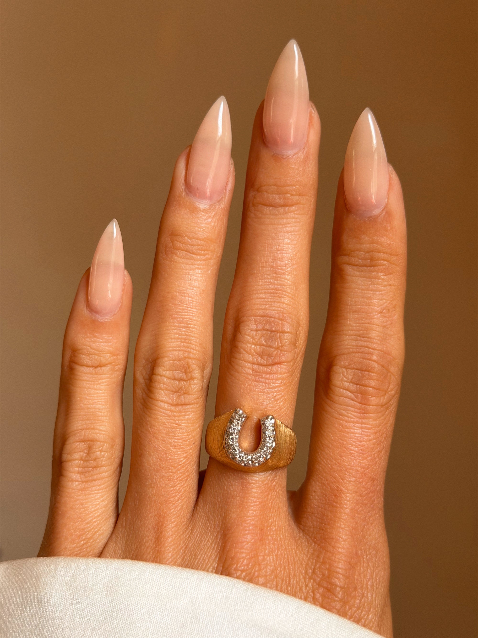 I LIKE MY COWGIRLS IN SATIN AND DIAMONDS // VINTAGE LUCKY HORSESHOE RING