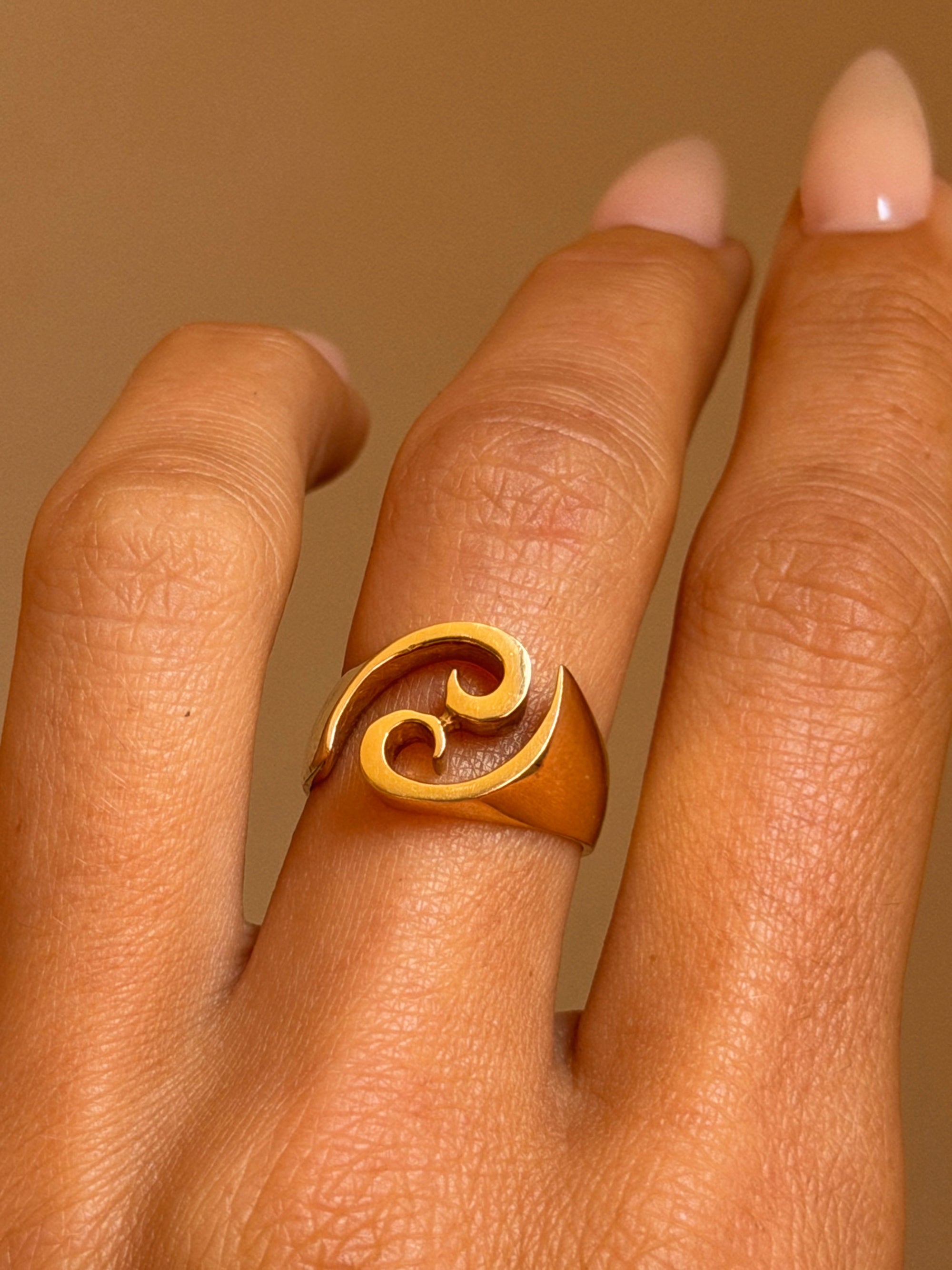 IT TOOK A CANCER RISING TO TEACH ME HOW TO CRY // CIPULLO ZODIAC CANCER RING