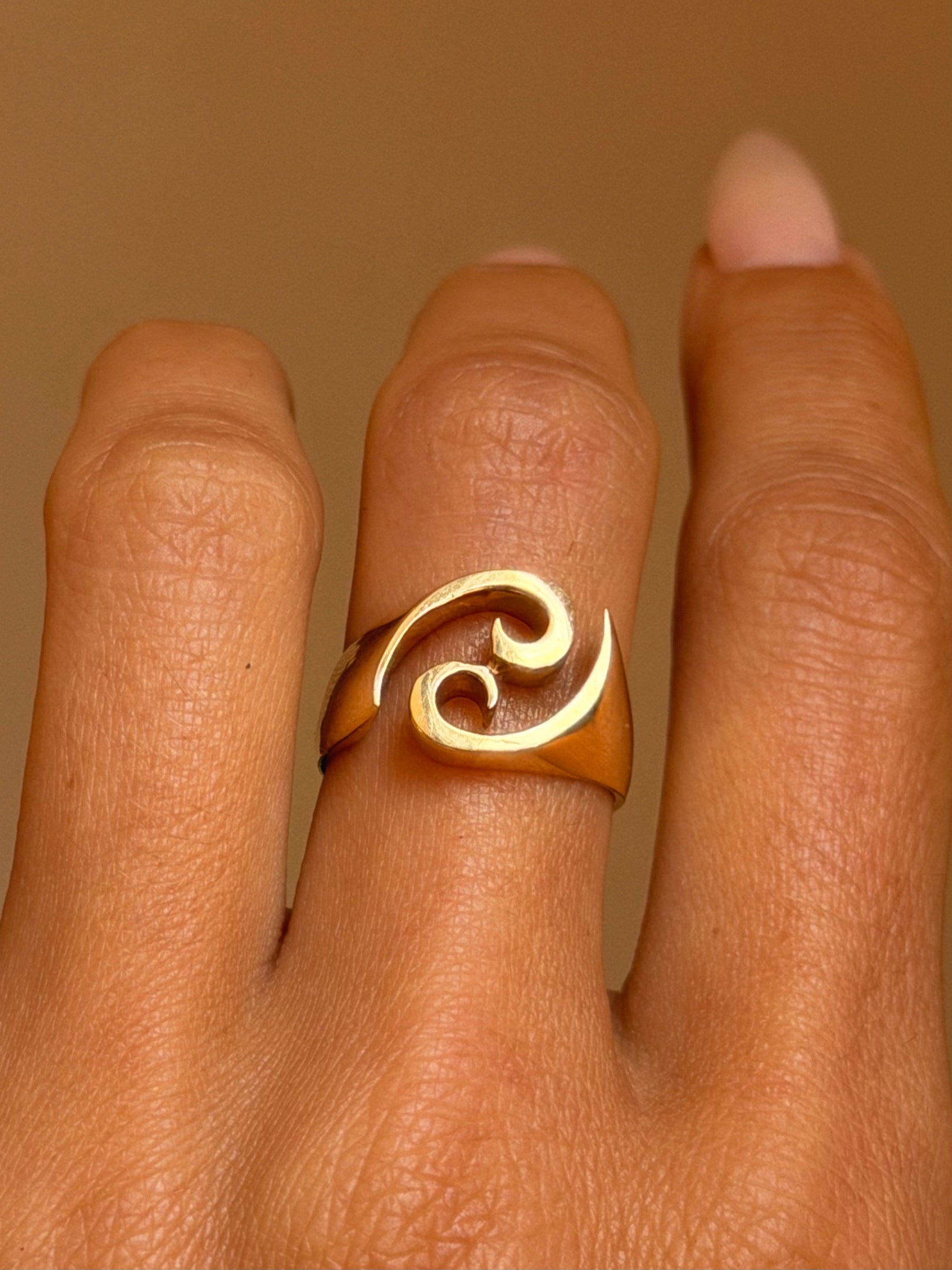 IT TOOK A CANCER RISING TO TEACH ME HOW TO CRY // CIPULLO ZODIAC CANCER RING