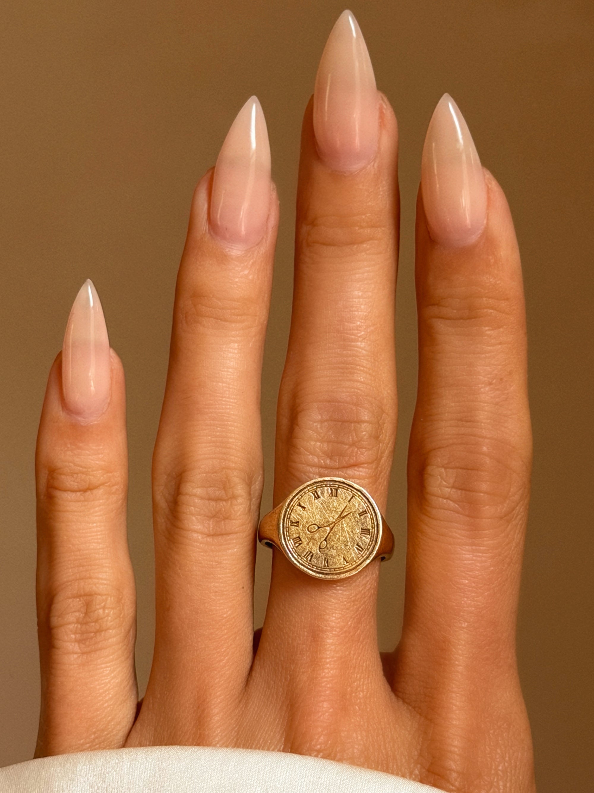 IT WAS TIME TO CUT TIES, AND BE FREE // VINTAGE SIGNET RING