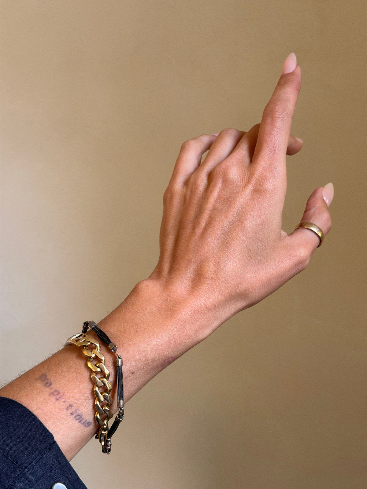 MAY YOUR ROADS BE LONG AND LUCKY // VICTORIAN SOUVENIR ELEPHANT HAIR BRACELET
