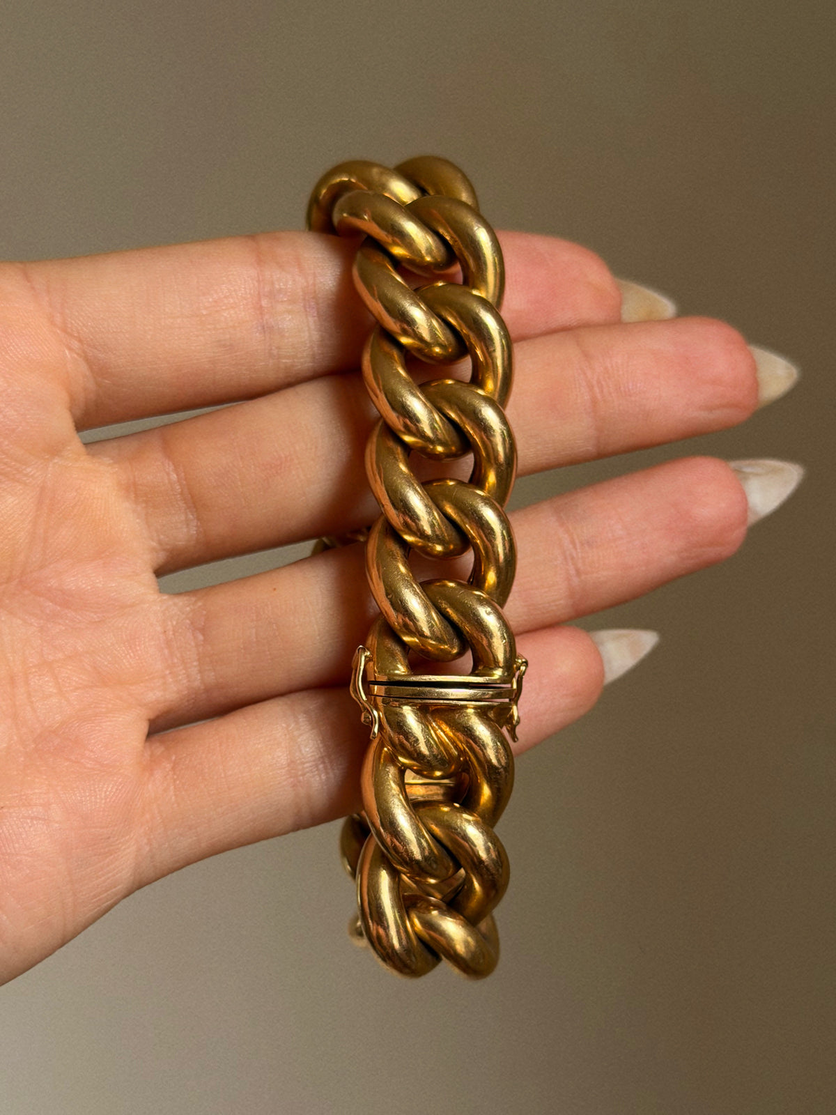 OH, I AM VERY CERTAIN YOU HAVE NO IDEA WHO YOU ARE MESSING WITH // MEGA 18K GOLD CURB LINK BRACELET