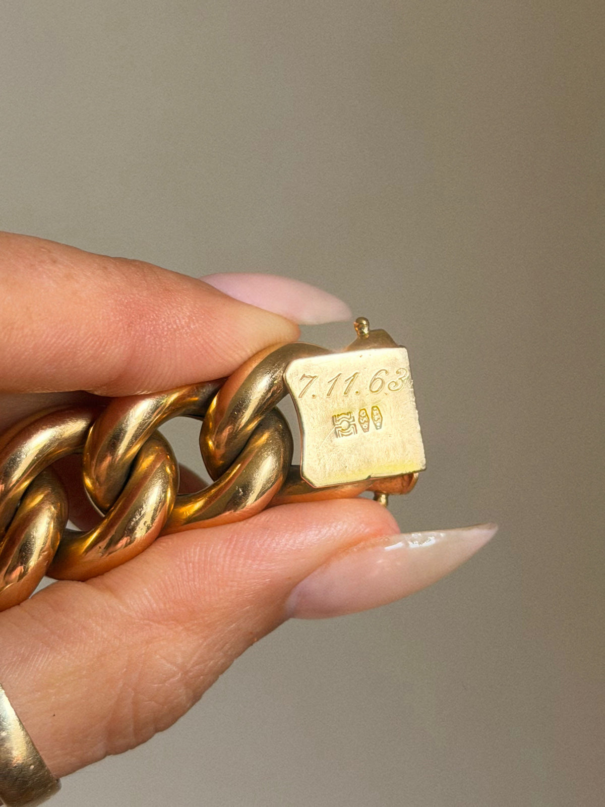 OH, I AM VERY CERTAIN YOU HAVE NO IDEA WHO YOU ARE MESSING WITH // MEGA 18K GOLD CURB LINK BRACELET
