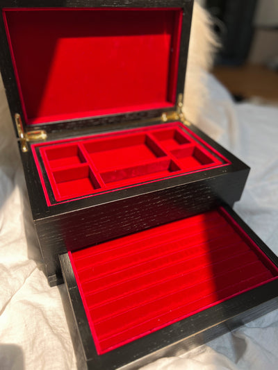 THE MOONSTONED OAK JEWELRY TRUNK