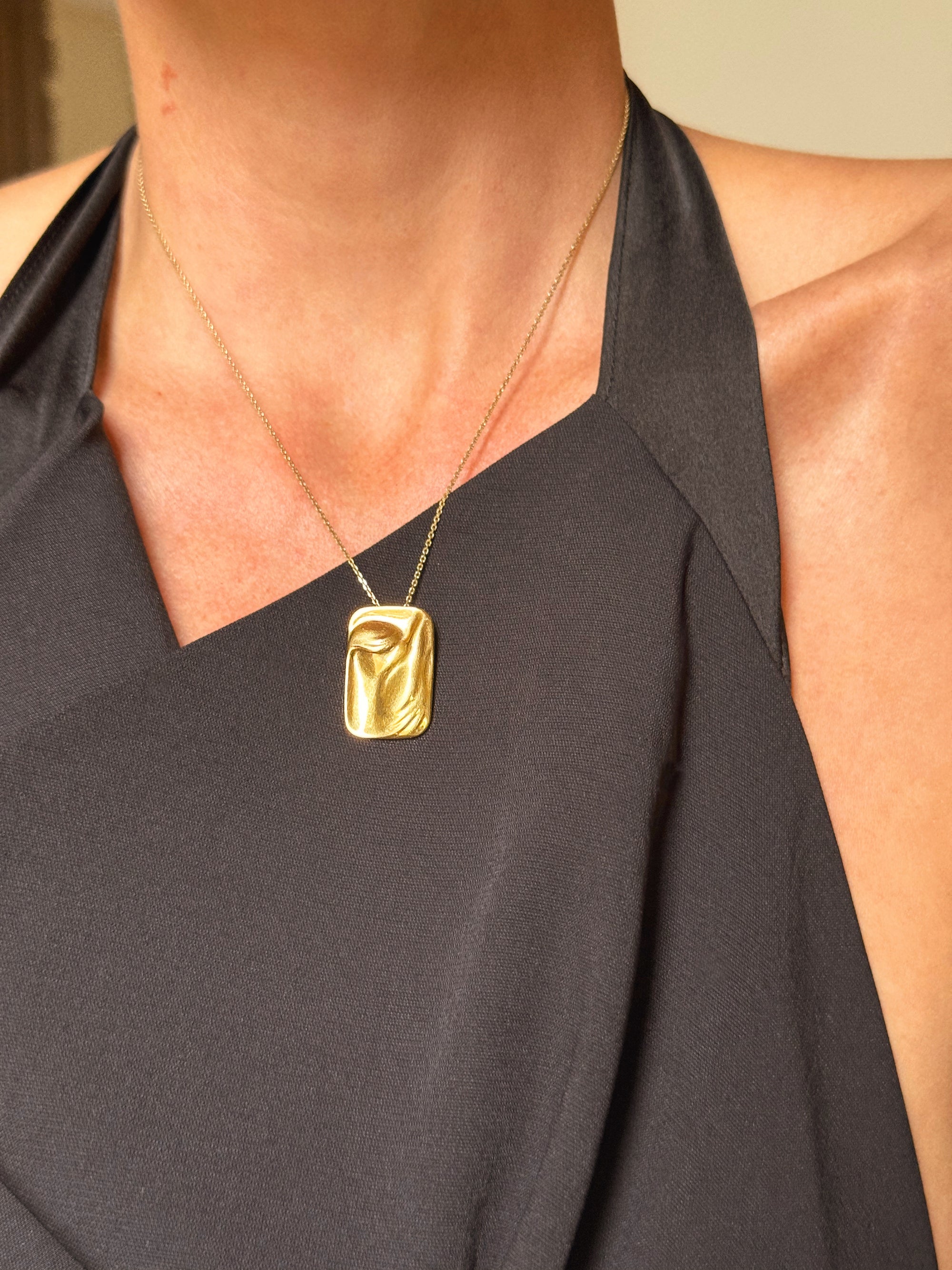 ELSA PERETTI KNOWS AN ANGEL WHEN SHE SEES ONE // VINTAGE ESTATE