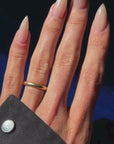 THE SHAPE OF YOU IS EXACTLY WHAT I DREAMT OF HOLDING // VINTAGE 18K GOLD DONUT BAND