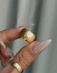 I LOVE THE WAY THE SAND SHIFTS THROUGH MY FINGERS // VINTAGE WIDE GOLD BAND