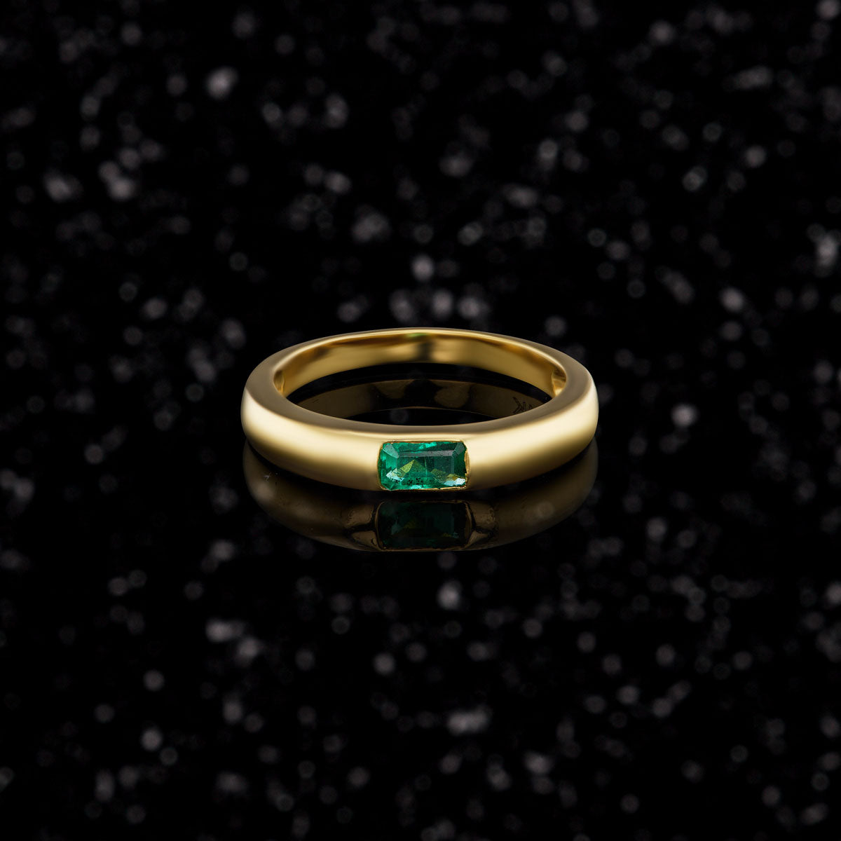 THE EMERALD STACKING RING